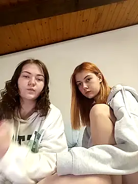 Snapshot of ella_grays chatting on 02/02/25, 04:54 ella grays online show from 02/02/25, 04:54