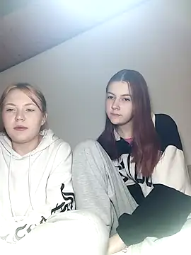 Snapshot of ella_grays chatting on 03/19/25, 06:23 ella grays online show from 03/19/25, 06:23