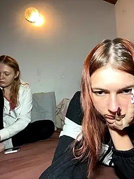 Snapshot of ella_grays chatting on 10/04/25, 07:12 ella grays online show from 10/04/25, 07:12