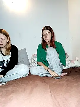 Snapshot of ella_grays chatting on 10/11/25, 07:23 ella grays online show from 10/11/25, 07:23