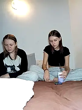 Snapshot of ella_grays chatting on 10/12/25, 06:40 ella grays online show from 10/12/25, 06:40