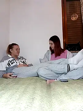 Snapshot of ella_grays chatting on 10/21/25, 05:46 ella grays online show from 10/21/25, 05:46