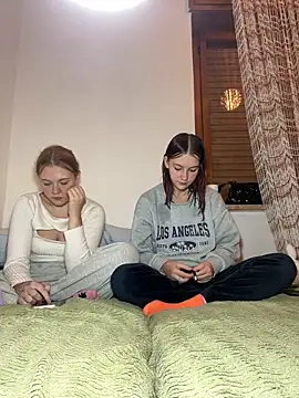 Snapshot of ella_grays chatting on 10/24/25, 05:53 ella grays online show from 10/24/25, 05:53