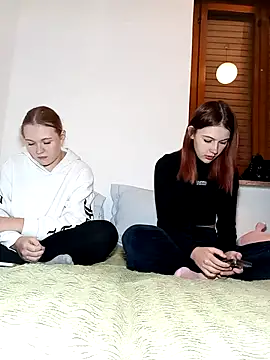 Snapshot of ella_grays chatting on 10/27/25, 05:50 ella grays online show from 10/27/25, 05:50