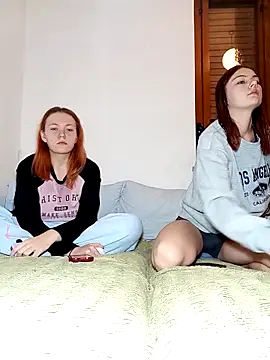 Snapshot of ella_grays chatting on 11/20/25, 07:13 ella grays online show from 11/20/25, 07:13