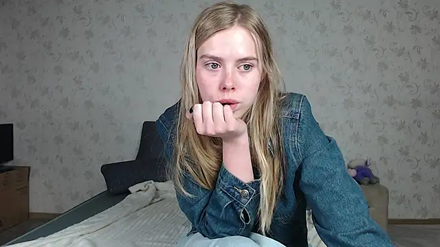 Snapshot of sofiaa_here chatting on 05/21/26, 11:56 sofiaa here online show from 05/21/26, 11:56
