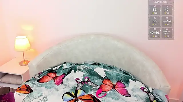 anna lorenss online show from 12/18/25, 01:22