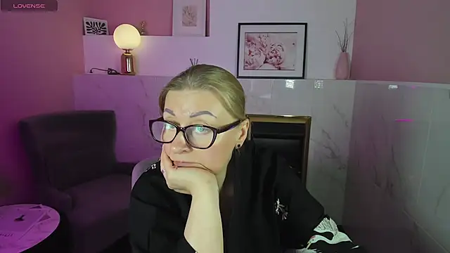 AlexandraKind online show from 02/07/25, 03:55