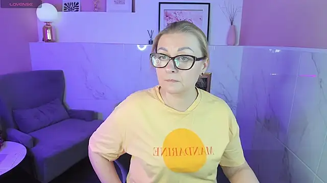 AlexandraKind online show from 02/23/25, 08:39