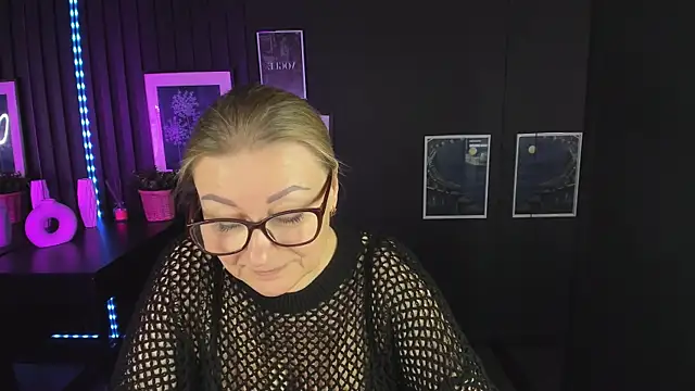 AlexandraKind online show from 03/10/25, 07:50