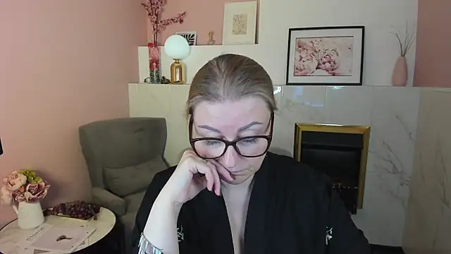 AlexandraKind online show from 03/14/25, 12:29