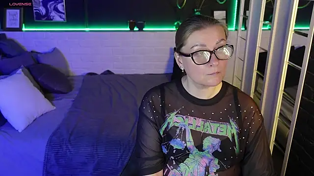 AlexandraKind online show from 03/22/25, 11:09