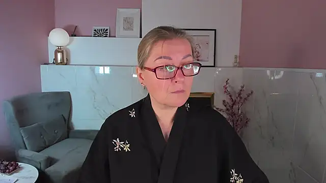 AlexandraKind online show from 09/28/25, 01:38