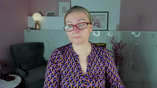 AlexandraKind online show from 10/11/25, 01:42