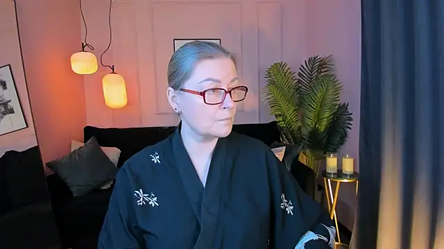 AlexandraKind online show from 12/17/25, 01:28