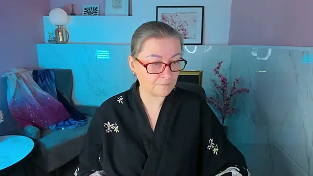 AlexandraKind online show from 12/20/25, 01:29