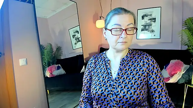 AlexandraKind online show from 12/22/25, 01:41