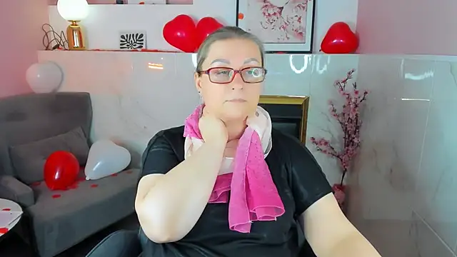 AlexandraKind online show from 02/13/26, 01:45