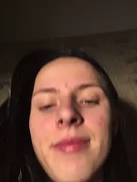 Snapshot of -bey_bi_Start chatting on 11/06/25, 10:32 -bey bi Start online show from 11/06/25, 10:32