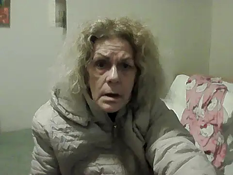 housewife shantie online show from 02/15/26, 02:58