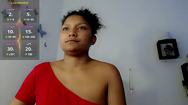 Snapshot of elly_willis chatting on 03/04/25, 09:00 elly willis online show from 03/04/25, 09:00