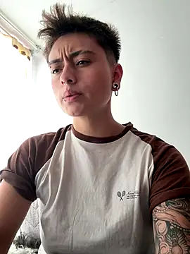 Chriss gomez2 online show from 10/05/25, 07:45