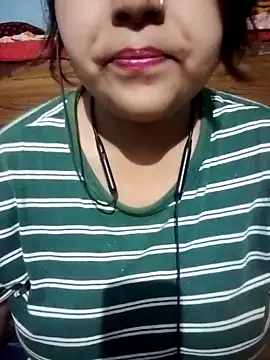 Snapshot of Love-Veronica chatting on 04/28/26, 01:49 Love-Veronica online show from 04/28/26, 01:49