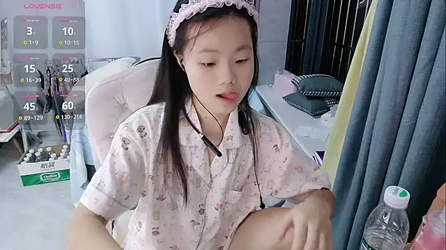 Lena-yyds online show from 10/19/25, 04:51