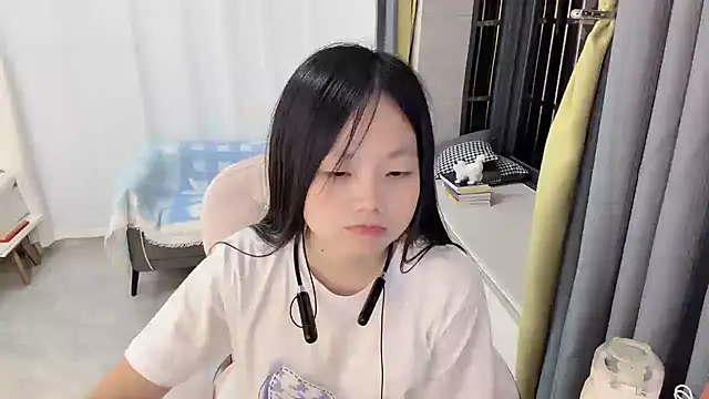 Lena-yyds online show from 10/31/25, 04:08