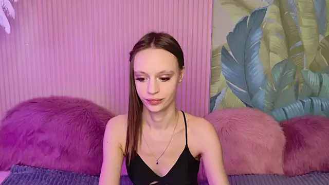 Snapshot of RebeccaMartons chatting on 03/19/25, 02:48 RebeccaMartons online show from 03/19/25, 02:48