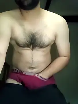 Snapshot of smartboy010101 chatting on 12/25/24, 04:12 smartboy010101 online show from 12/25/24, 04:12