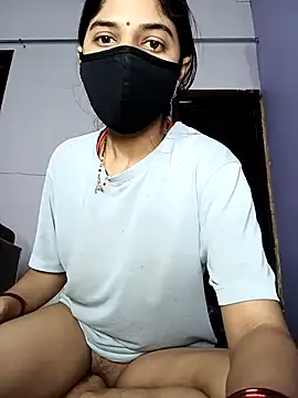 Snapshot of Amzing-Couple chatting on 10/16/25, 05:30 Amzing-Couple online show from 10/16/25, 05:30