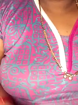 Snapshot of Sexy_Radhikaa chatting on 11/21/25, 04:33 Sexy Radhikaa online show from 11/21/25, 04:33