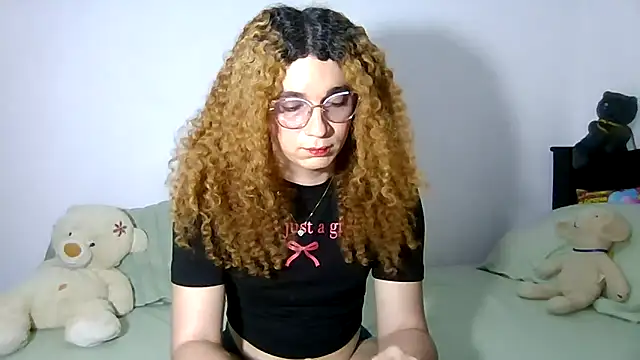 Snapshot of CELESSTESeductora chatting on 06/14/26, 04:42 CELESSTESeductora online show from 06/14/26, 04:42