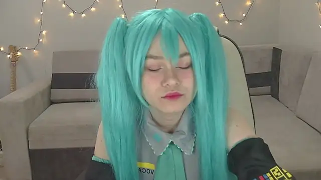 Snapshot of yuno_nya chatting on 12/17/24, 11:17 yuno nya online show from 12/17/24, 11:17