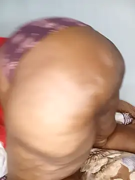 Snapshot of Sweetblackassxxx505 chatting on 02/28/25, 12:42 Sweetblackassxxx505 online show from 02/28/25, 12:42