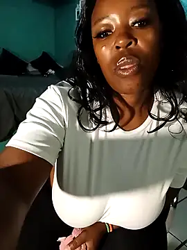 curvyloneah75 online show from 03/20/25, 08:09