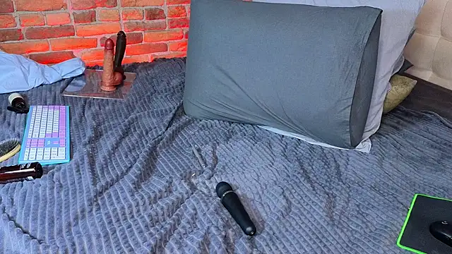 LinaQik online show from 12/28/24, 05:03