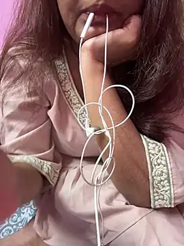 Snapshot of _nishalove19 chatting on 02/01/25, 10:13 nishalove19 online show from 02/01/25, 10:13