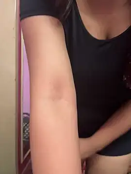 Snapshot of _nishalove19 chatting on 03/20/25, 07:14 nishalove19 online show from 03/20/25, 07:14