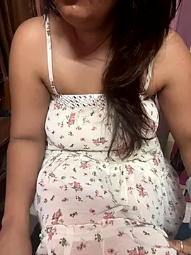 Snapshot of _nishalove19 chatting on 10/22/25, 06:51 nishalove19 online show from 10/22/25, 06:51