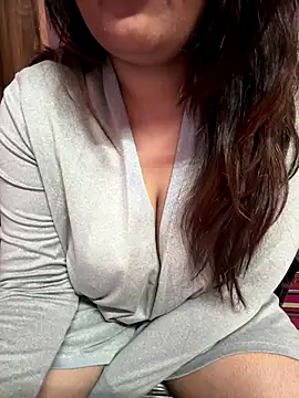 Snapshot of _nishalove19 chatting on 11/20/25, 07:13 nishalove19 online show from 11/20/25, 07:13