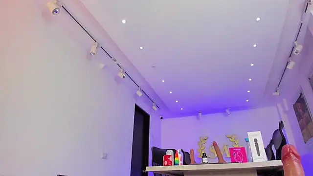 ChantalHans online show from 03/28/26, 09:58