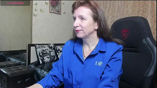 Snapshot of Debra_Phoenix chatting on 11/21/25, 10:30 Debra Phoenix online show from 11/21/25, 10:30