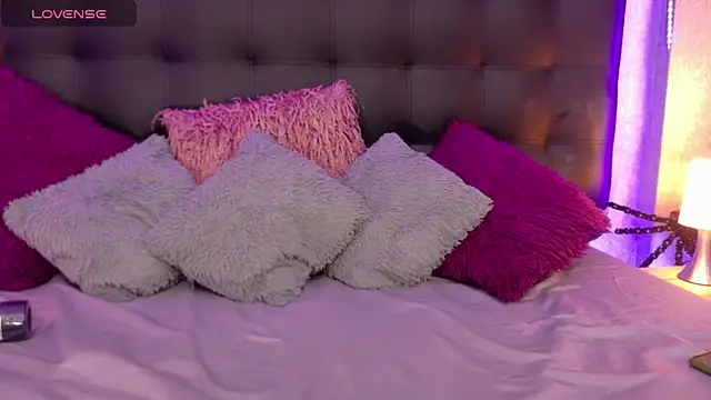 MeleekXXX  online show from 10/31/25, 06:53