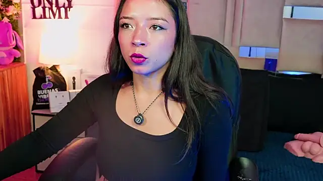 natacha  black  online show from 05/04/26, 10:06
