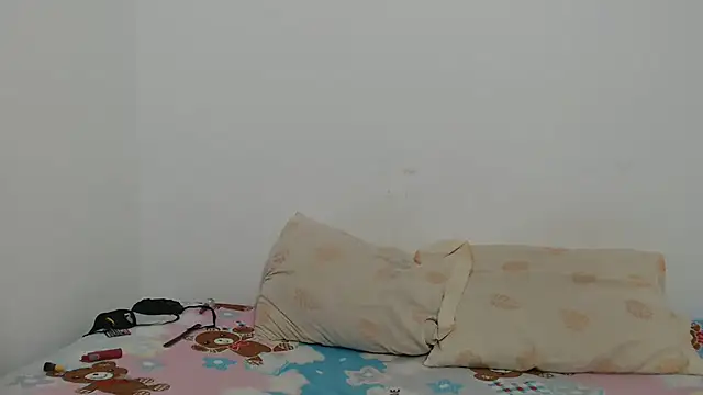 Snapshot of Naugthydolls chatting on 03/14/25, 12:43 Naugthydolls online show from 03/14/25, 12:43