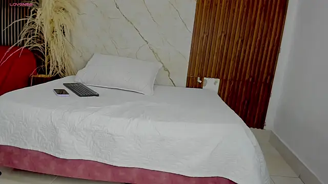 king lovely hornyy online show from 05/31/26, 02:42