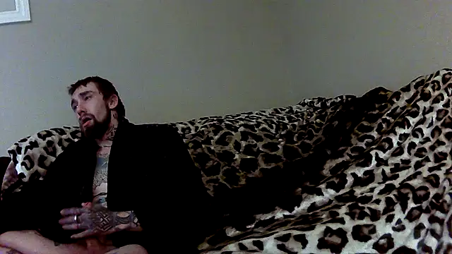 Snapshot of Fuckboy4public chatting on 12/20/24, 11:00 Fuckboy4public online show from 12/20/24, 11:00