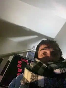 Snapshot of Fuckboy4public chatting on 12/20/24, 02:05 Fuckboy4public online show from 12/20/24, 02:05